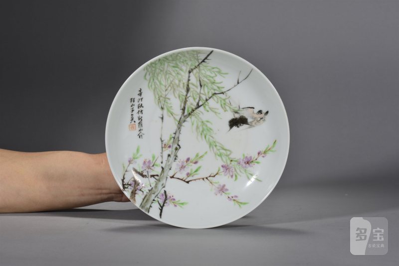清光绪 张子英浅绛彩桃柳春燕盘 - 图2